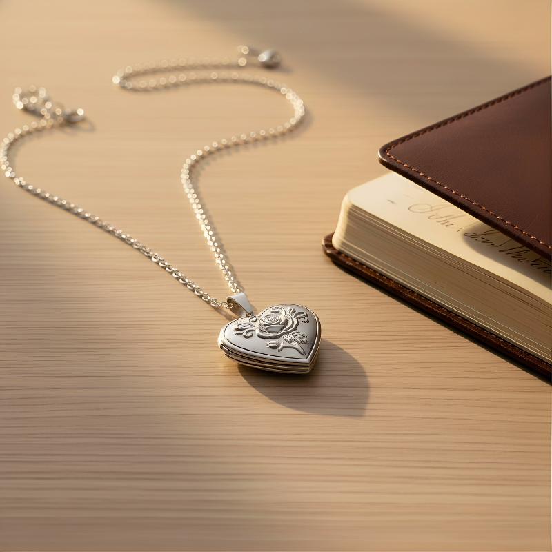 Heart Locket Necklace Photo - สร้อยคอหัวใจสไตล์โกธิควินเทจสำหรับผู้หญิง จี้รูปทรงกล่องแกะสลักแบบโปร่งใส ใส่รูปได้ เหมาะสำหรับเป็นของขวัญแฟชั่น