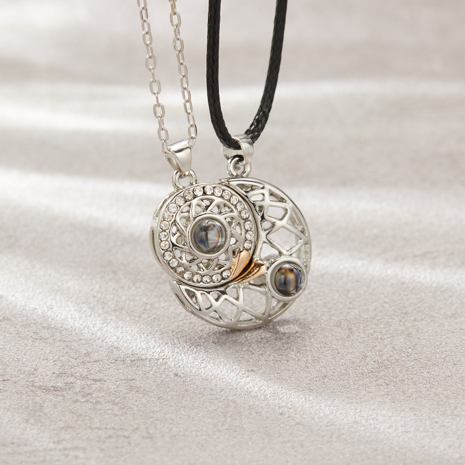 โรแมนติกแม่เหล็ก Sun Moon คู่ส - Magnetic Couple Matching Necklaces บทวิจารณ์และราคา