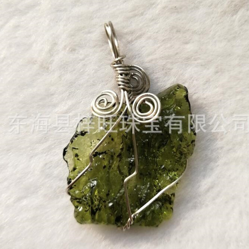 จี้หินโมลดาวอิตธรรมชาติ A++ สี - Crystal Pendant Necklace Natural Stone บทวิจารณ์และราคา