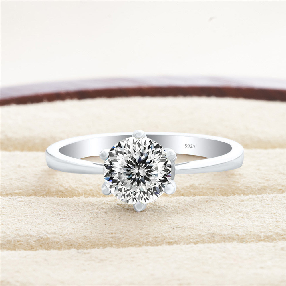 จอยซ์เจลลี่ คลาสสิค ซิกซ์-คลอว - Moissanite Engagement Ring 1 Carat บทวิจารณ์และราคา