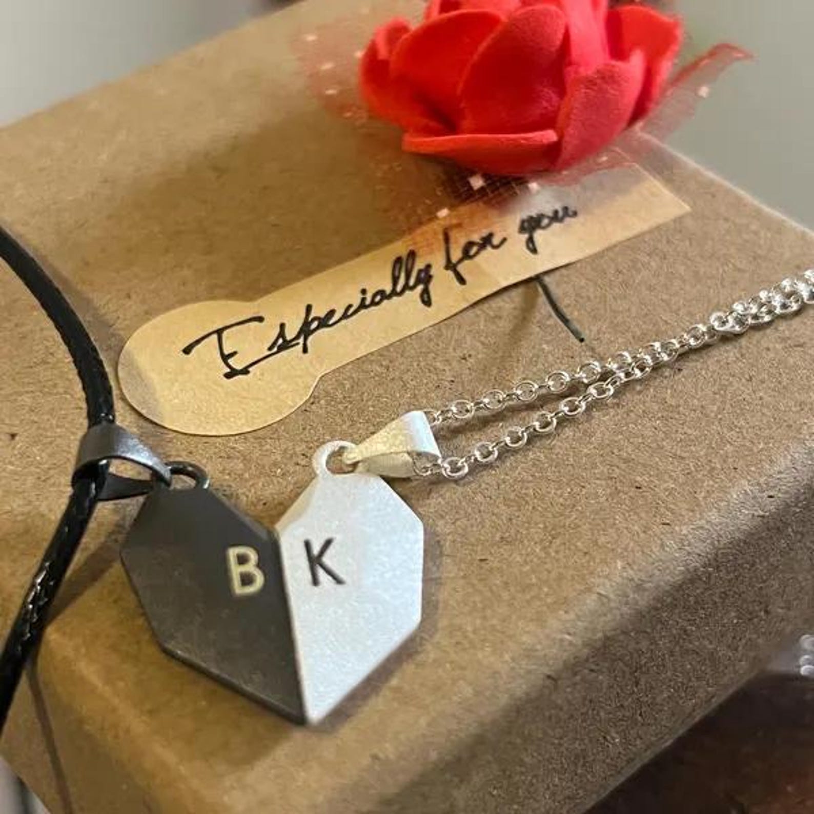 ชุดสร้อยคอแม่เหล็กรูปหัวใจสำหร - Magnetic Couple Matching Necklaces บทวิจารณ์และราคา