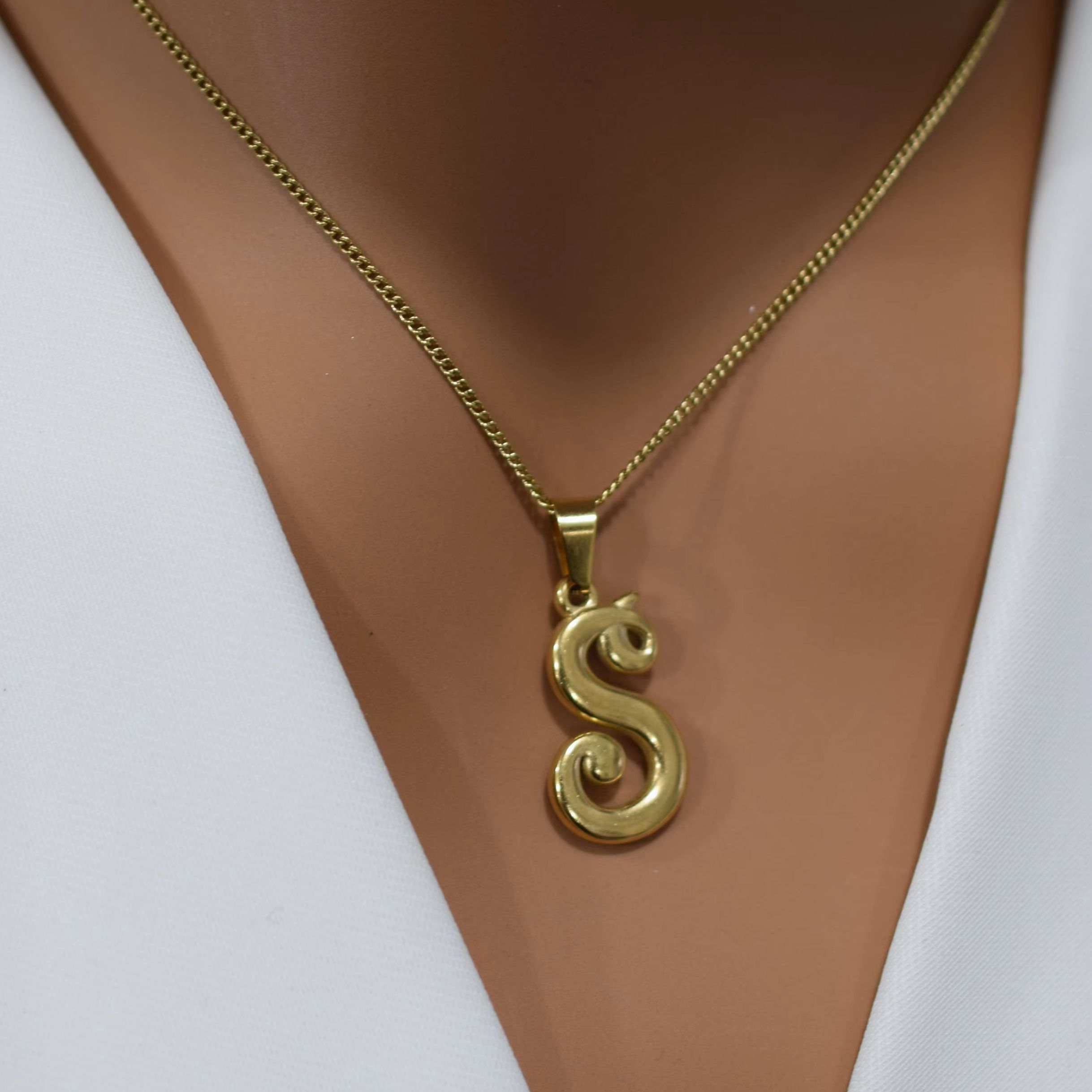 สร้อยคอจี้ตัวอักษรวินเทจสแตนเล - Initial Letter Necklace 18K Gold บทวิจารณ์และราคา