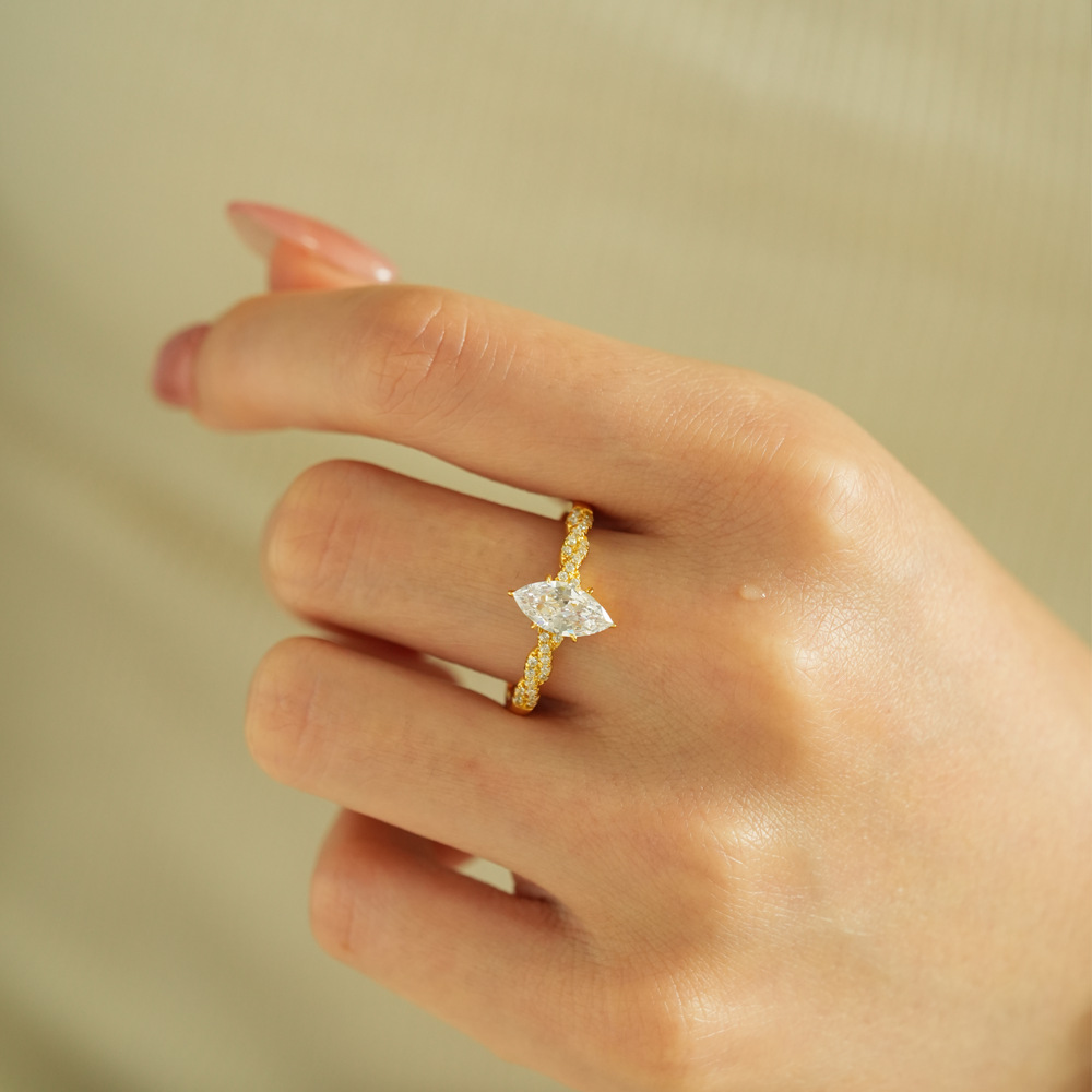 แหวนหมั้น Lumira ทองคำ 18K แท้ - Moissanite Engagement Ring 1 Carat บทวิจารณ์และราคา
